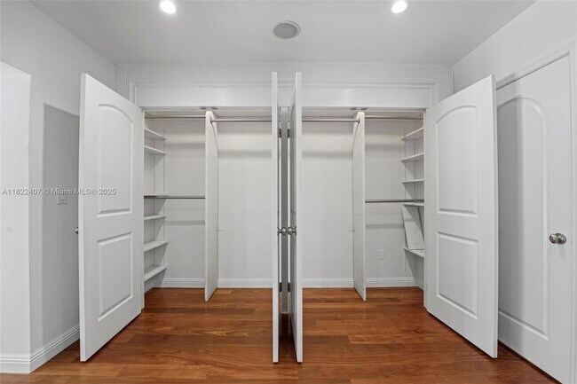 Building Photo - 12730 Ixora Rd
