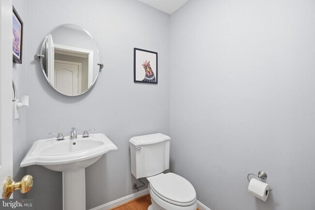Building Photo - 8133 Dove Cottage Ct