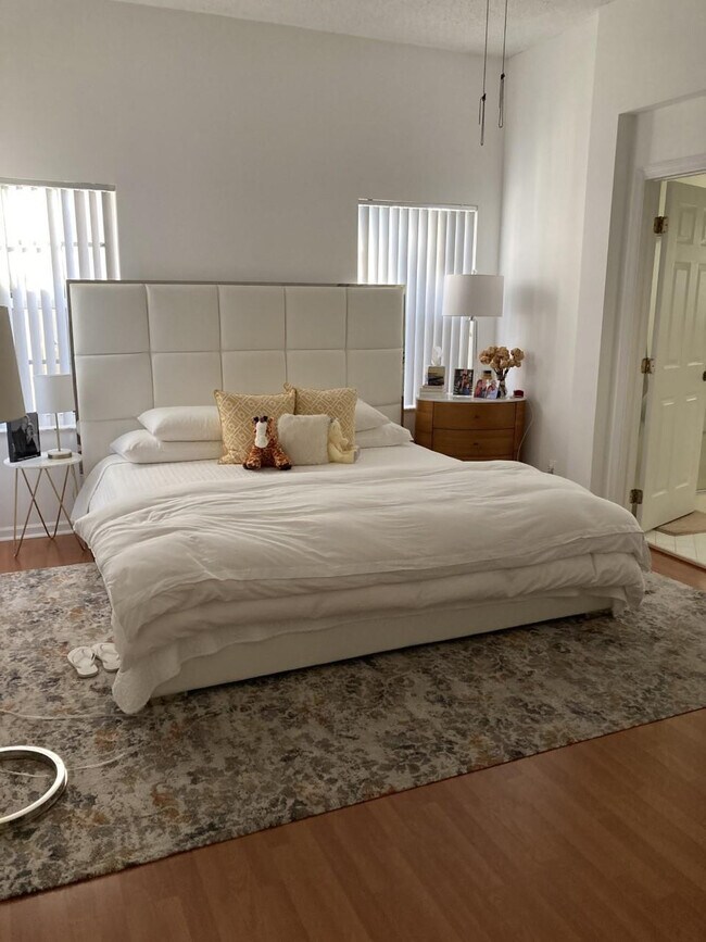 Building Photo - 4382 Fox Ridge Dr