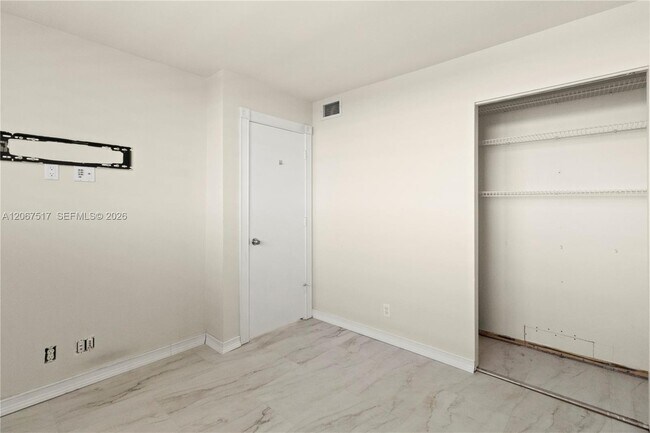 Building Photo - 3703 NE 166th St