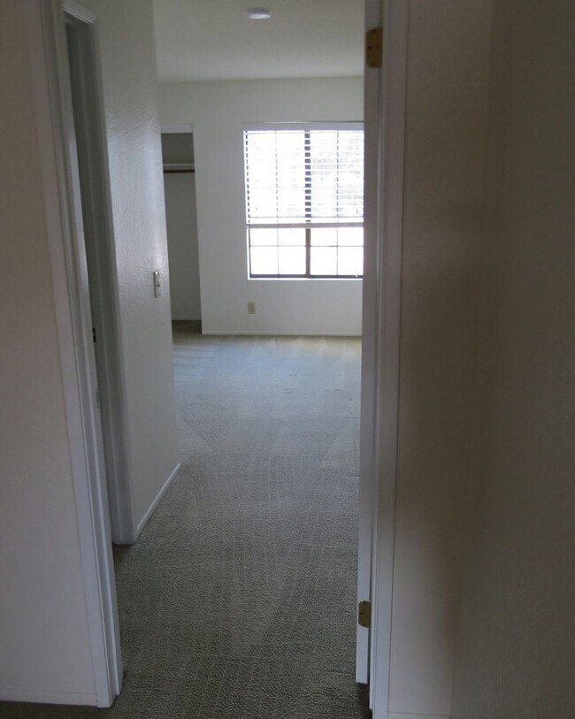 Building Photo - 2 br, 2.5 bath House - 842 Huasna Road