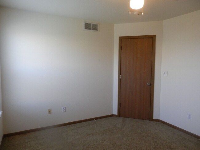 Building Photo - 5709-5711 Canaveral