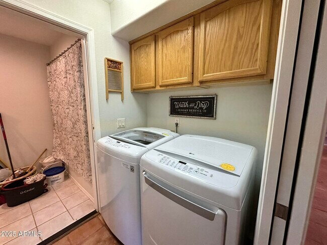 Building Photo - 16040 N Boulder Dr