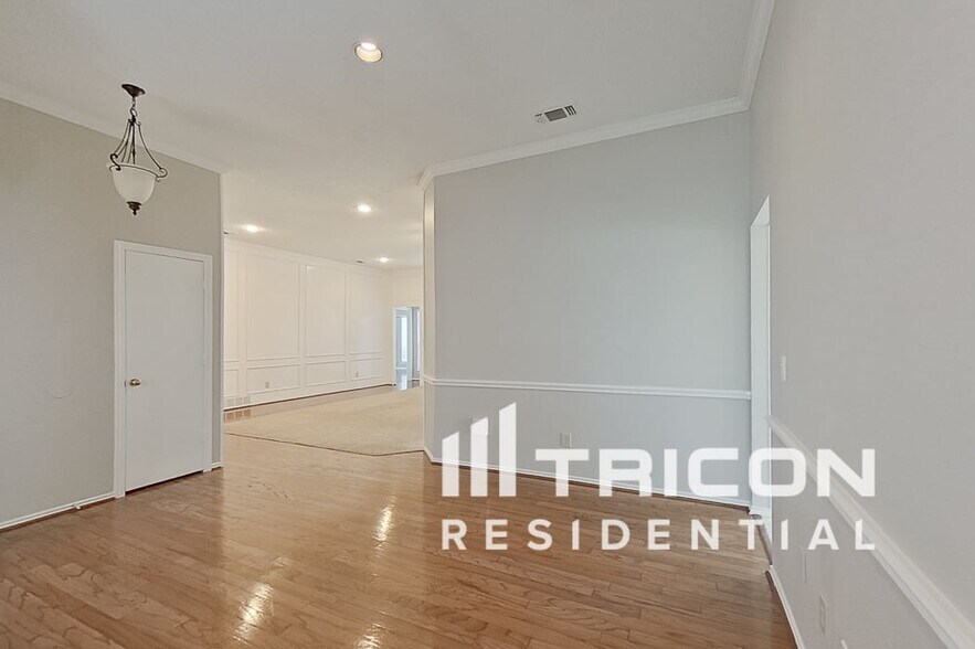 Building Photo - 2065 Mossberg Dr