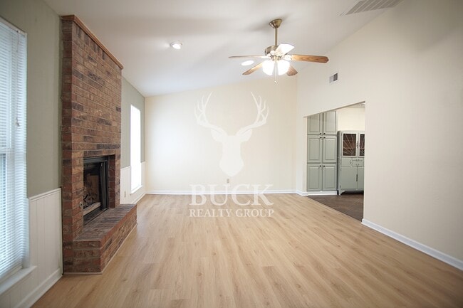 Building Photo - 1630 Kavel Dr