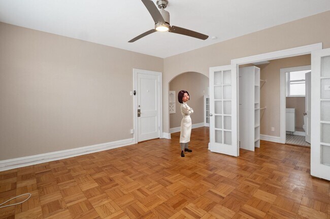 Building Photo - Move over, Linguini!