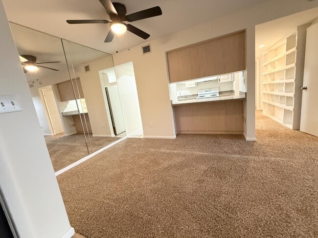 Building Photo - 775 N Village Dr