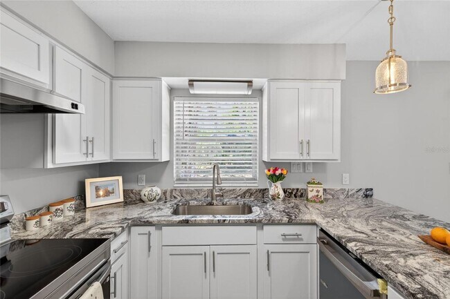 Building Photo - Move-in Ready 3BR/2BA NW Gainesville Home - Available NOW!