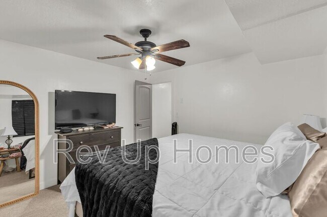 Building Photo - 492 E 100 S