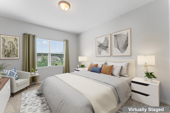 Building Photo - MOVE IN READY! Amazing end-unit townhome