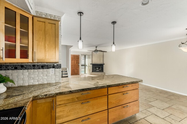 Building Photo - 1401 E Puget Ave