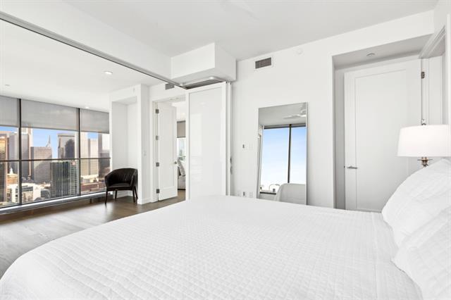 Building Photo - 2120 Olive St