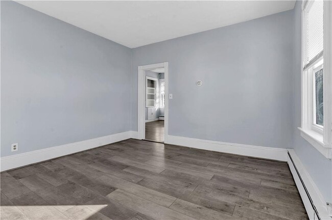 Building Photo - 78 Old Oak Ave