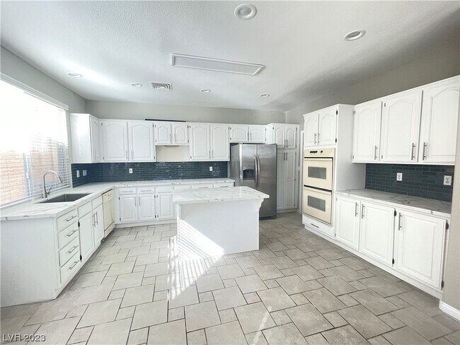 Building Photo - 1254 Autumn Wind Way