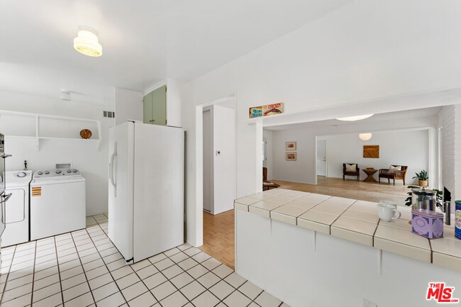 Building Photo - 22736 Cantlay St