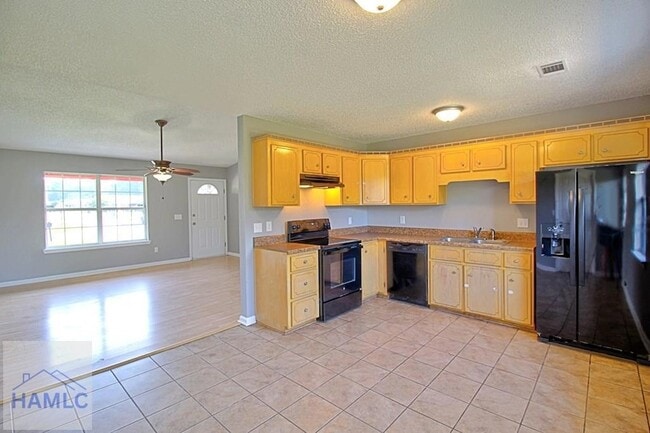 Building Photo - 850 Lyndsi Ln