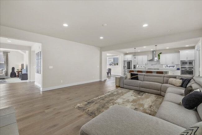 Building Photo - Luxury Living at Sagebrook