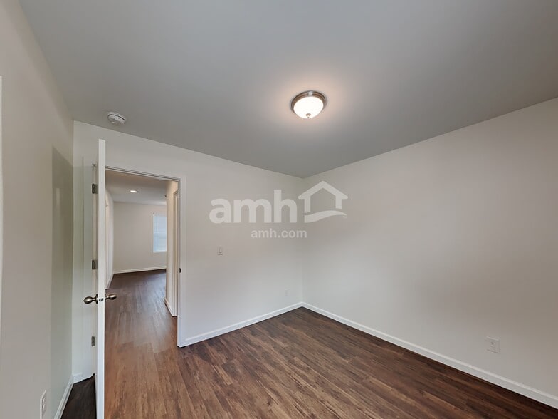 Building Photo - 19315 21st Ave Ct E