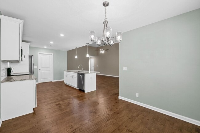Building Photo - 1252 Magnum Dr
