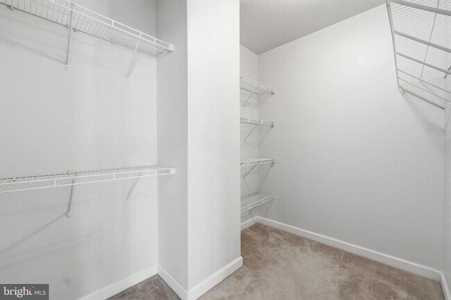 Building Photo - 21253 Park Grove Terrace