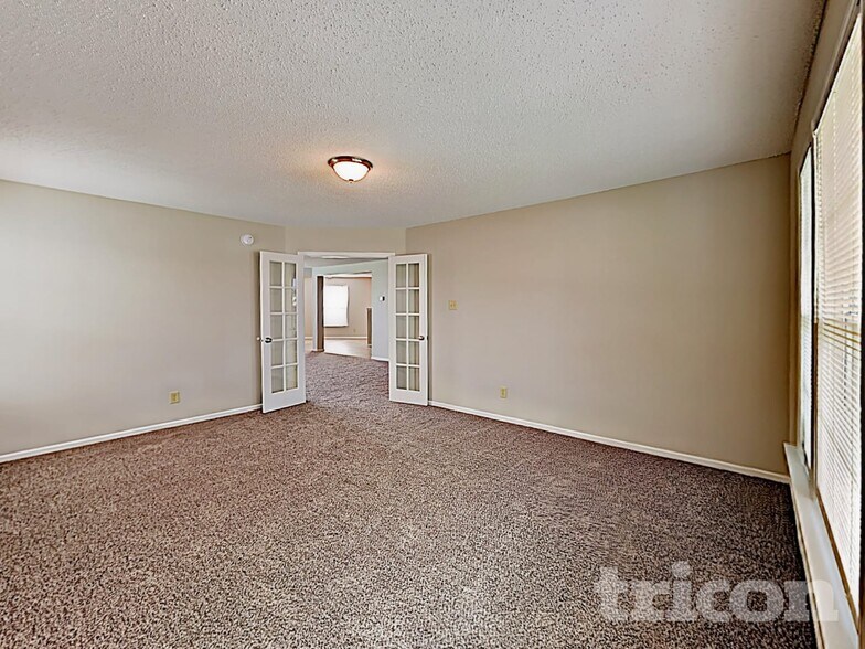 Building Photo - 10813 Inspiration Dr