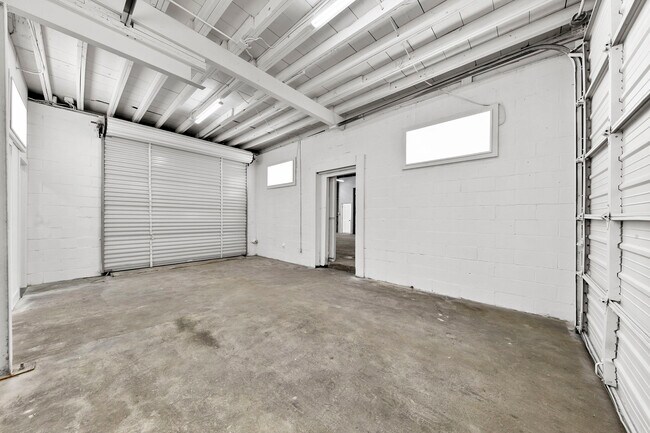 Building Photo - 3138 Reed Rd