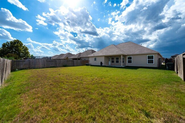 Building Photo - 1349 Twin Estates Dr