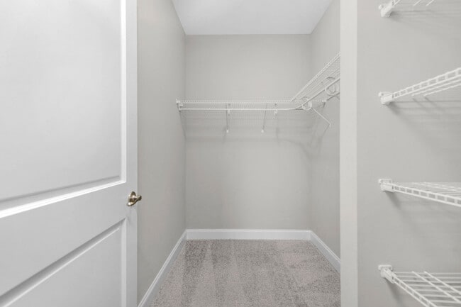 Building Photo - 702 Shady Ln Dr