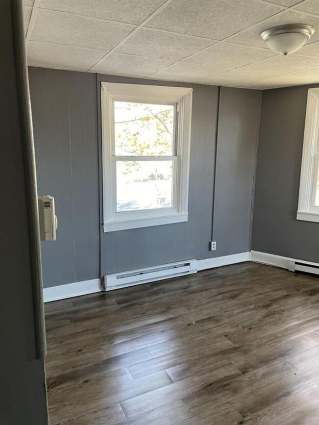 Building Photo - 365-365 N Hanover St