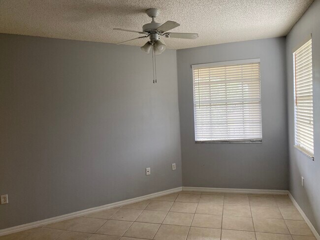 Building Photo - 5551 Bentgrass Dr