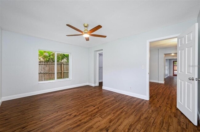 Building Photo - 2851 W Bay Ave