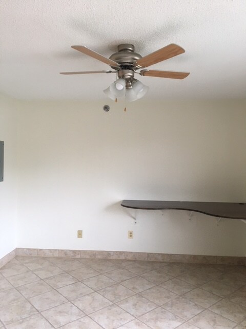 Building Photo - 3305 Sunset Ave