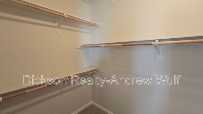 Building Photo - 7052 Diversey Dr