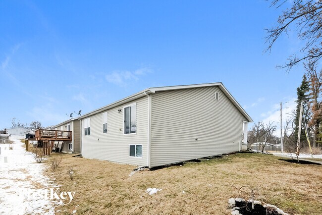 Building Photo - 100 Eisenhower Dr