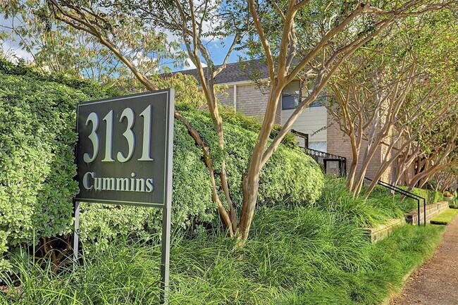 Primary Photo - 3131 Cummins St