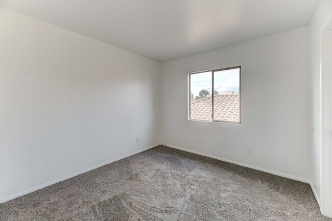 Building Photo - 4548 Grand Rock Dr