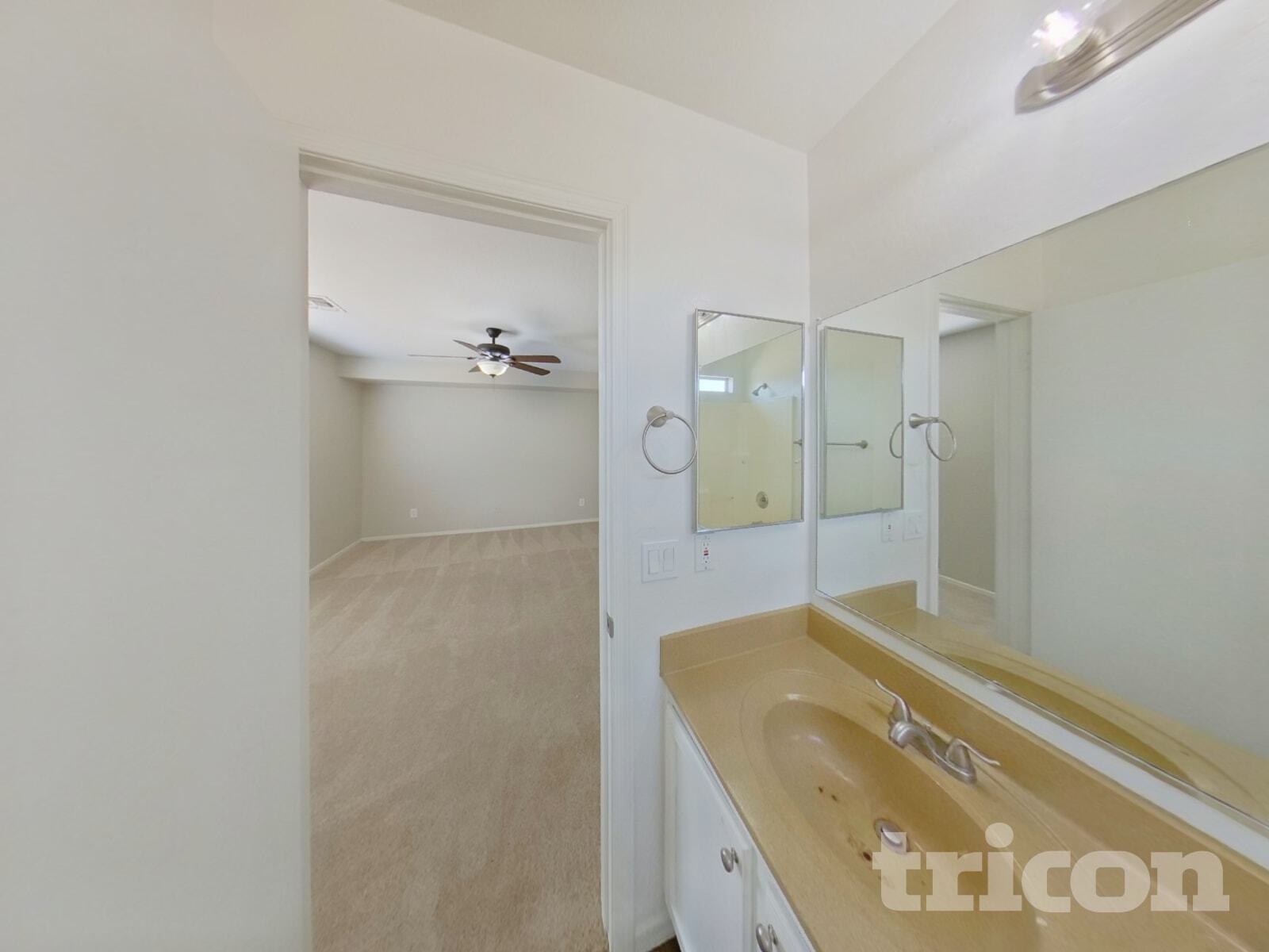 Building Photo - 4102 S 62nd Ln