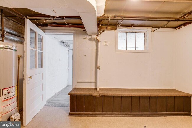 Building Photo - 1889 Alabama Ave SE