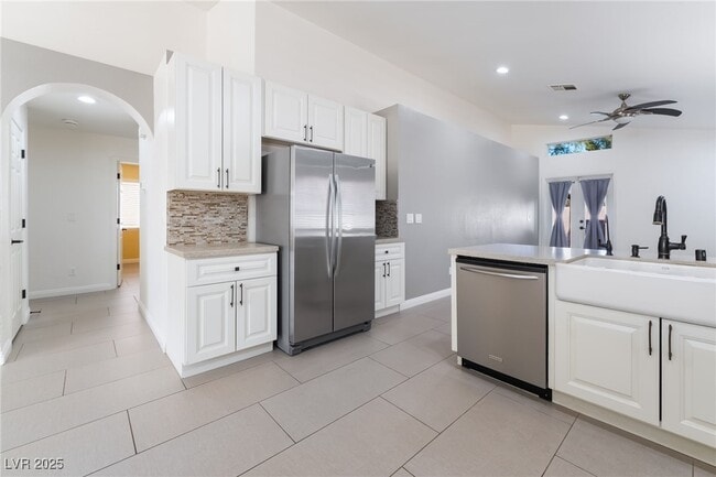 Building Photo - 9216 Sun Rose Ave