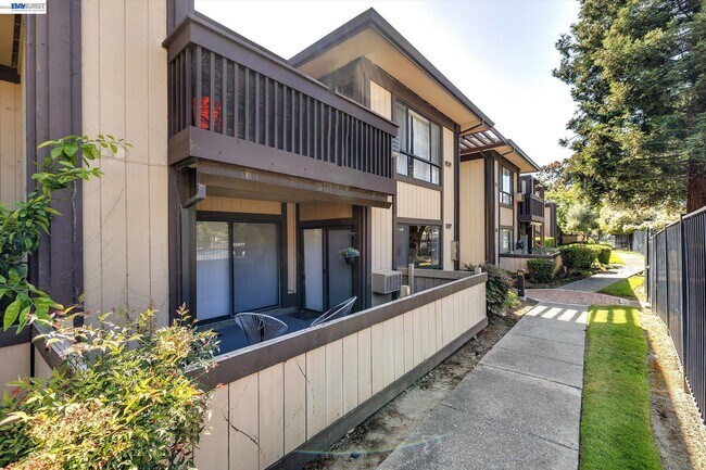 Building Photo - 39139 Argonaut Way