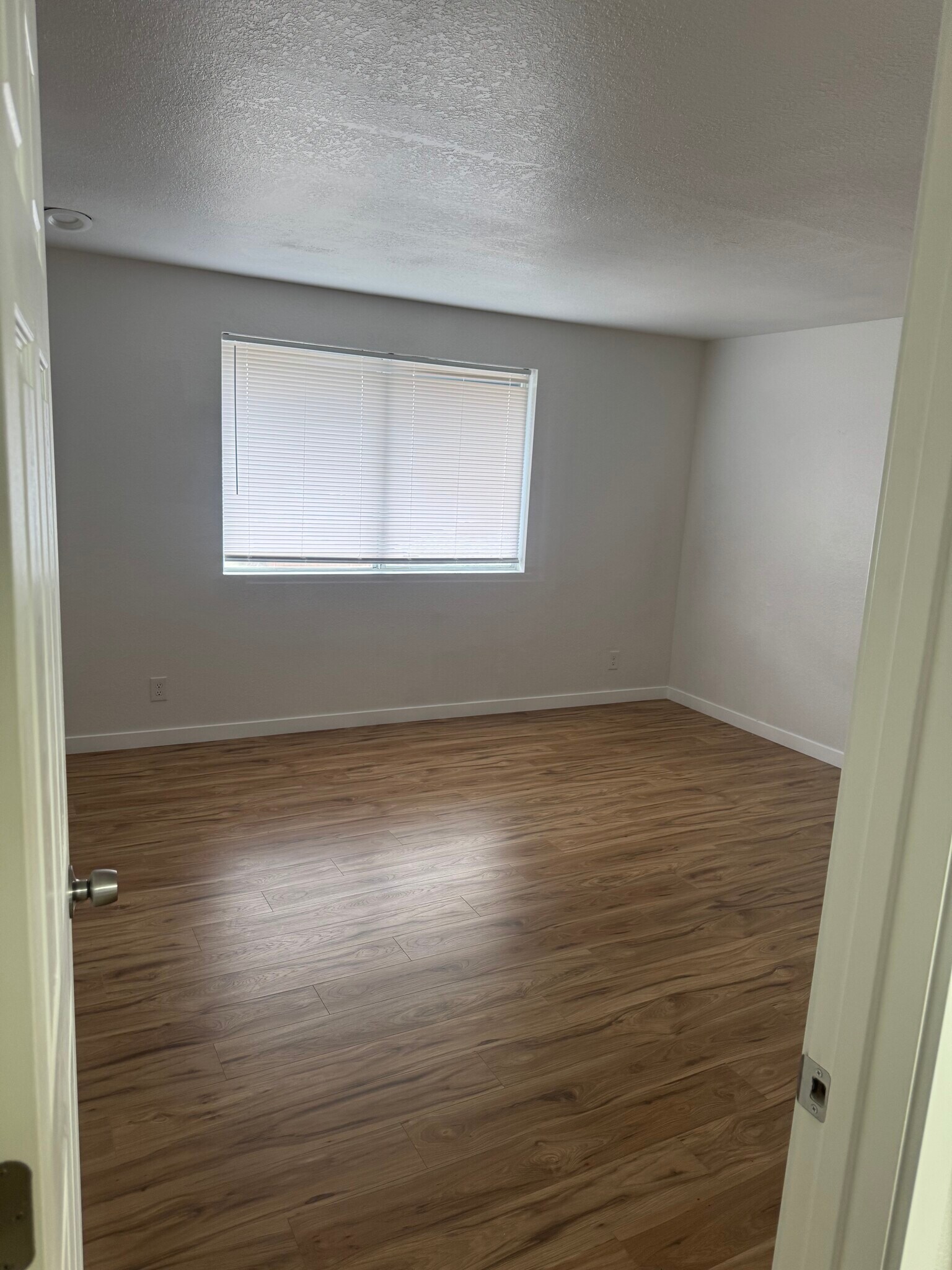 Building Photo - 1949 SW Timber Ave