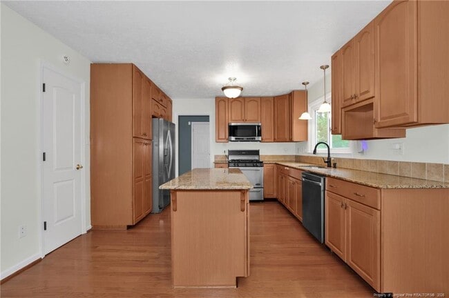 Building Photo - 853 Foxcroft Dr
