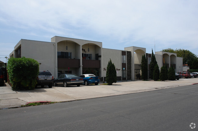 Building Photo - The Diamond House