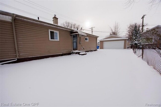 Building Photo - 14960 Alberta Ave