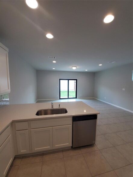 Building Photo - 1717 Fountain Bridge Dr