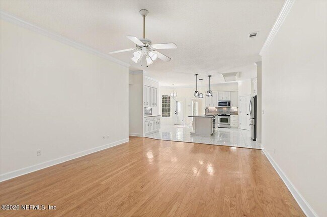 Building Photo - 639 Queens Harbor Blvd