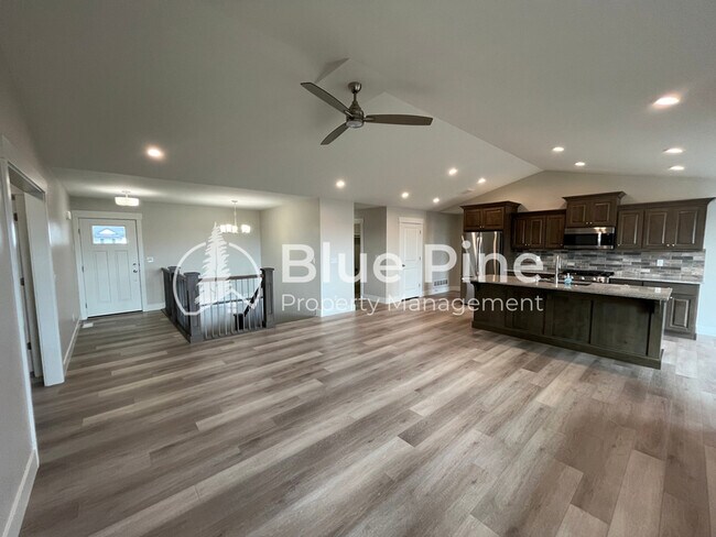 Building Photo - 185 Galena Smt Dr