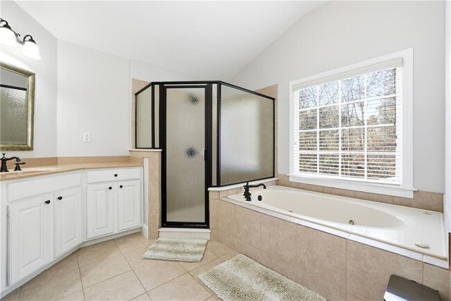 Building Photo - 3330 Spencer St