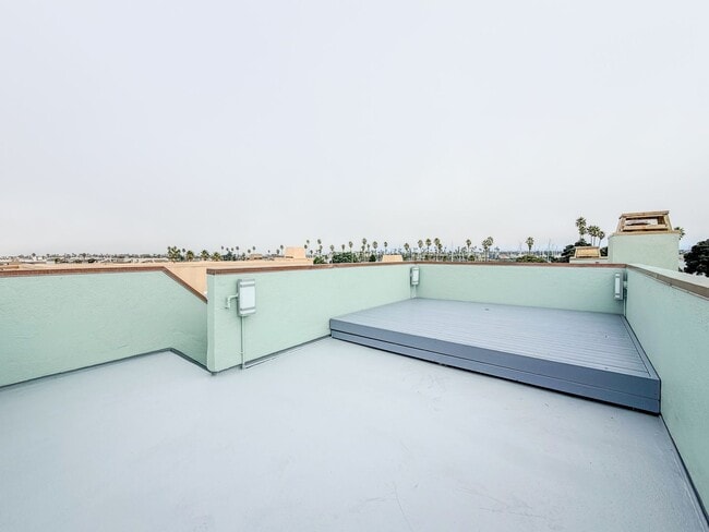 Building Photo - 3525 Sunset Ln