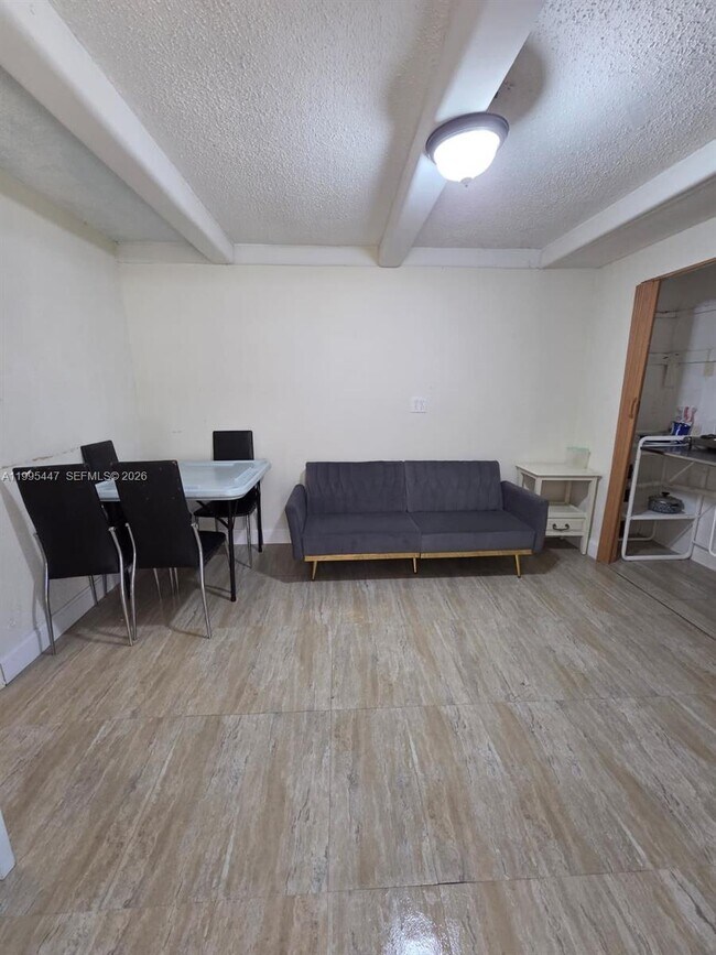 Building Photo - 1420 SW 129th Ct